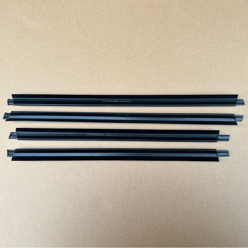 金彭V8艾咪电动汽车轿车外挡水条车门玻璃外压条防水条水切密封条