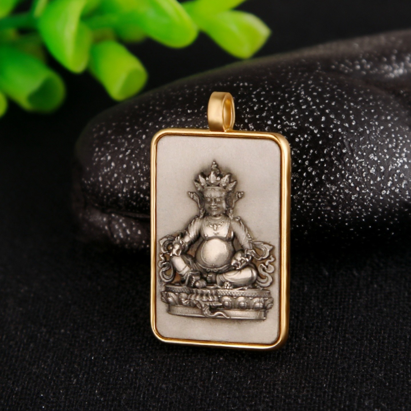黄财神佛像吊坠男女时尚饰品十相自在镀金边框项链挂坠龙五爷挂饰