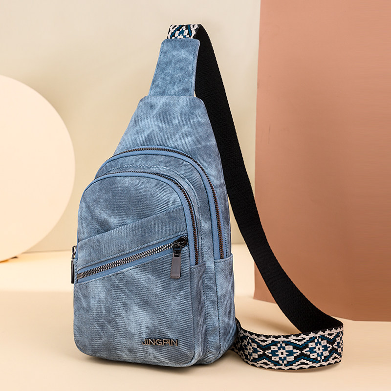 胸包女新款复古百搭斜挎小背包质感软皮单肩胸前包旅行随身包轻便