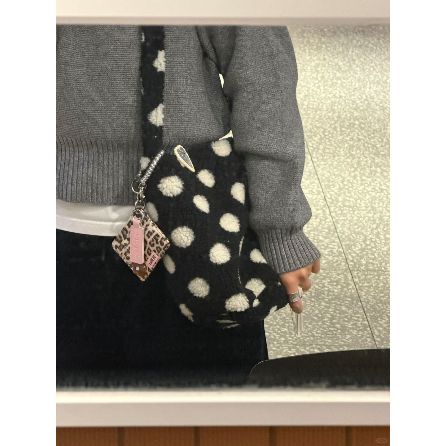 采晨自制新款可爱羊羔毛绒包女简约波点斜挎水桶包单肩腋下托特包,箱包皮具/热销女包/男包,通用款女包,淘宝优惠券,粉丝福利购,淘宝优惠卷