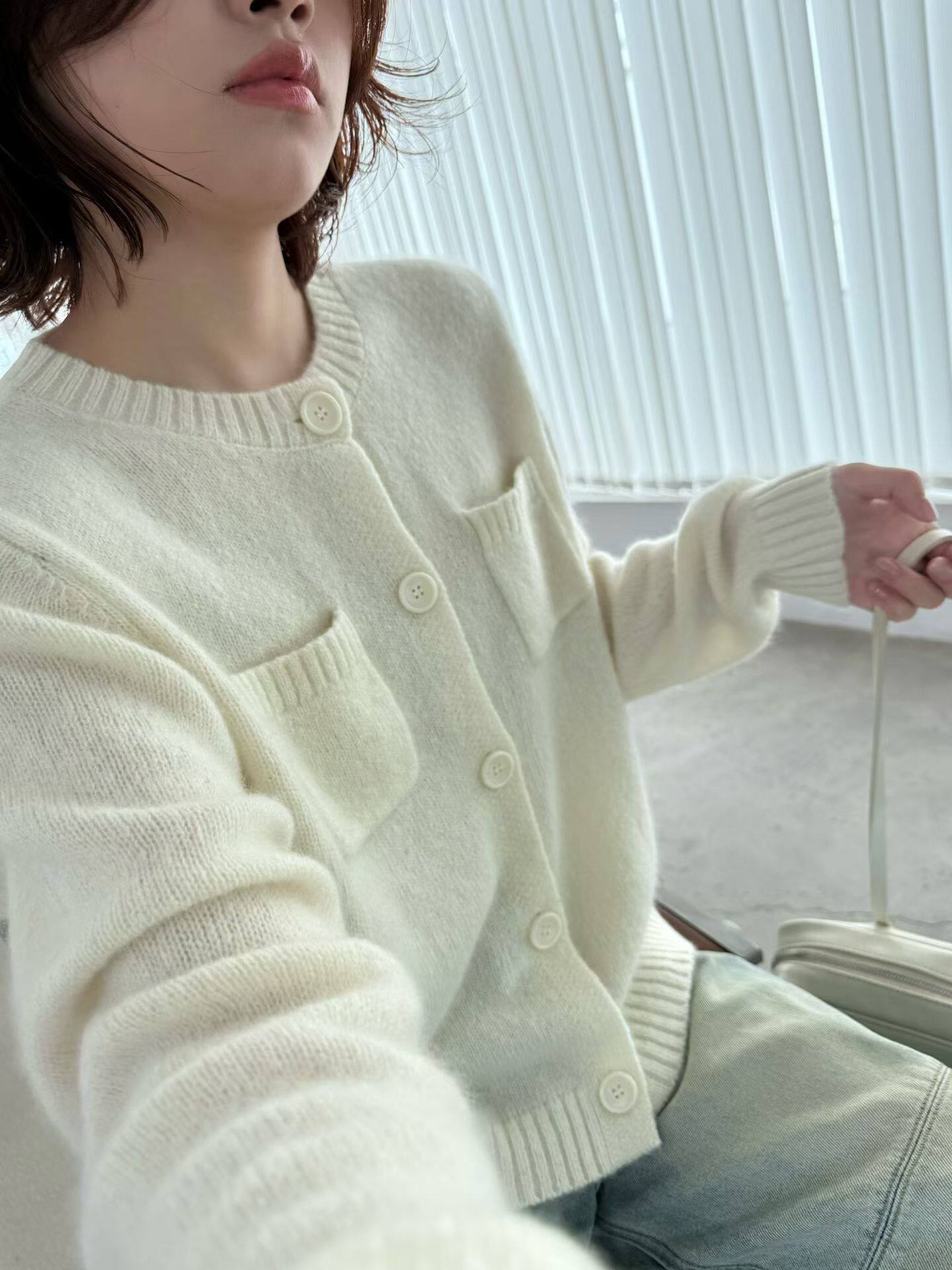 顺丰包邮…深圳南油高端女装设计师系列羊绒衫（不退不换）