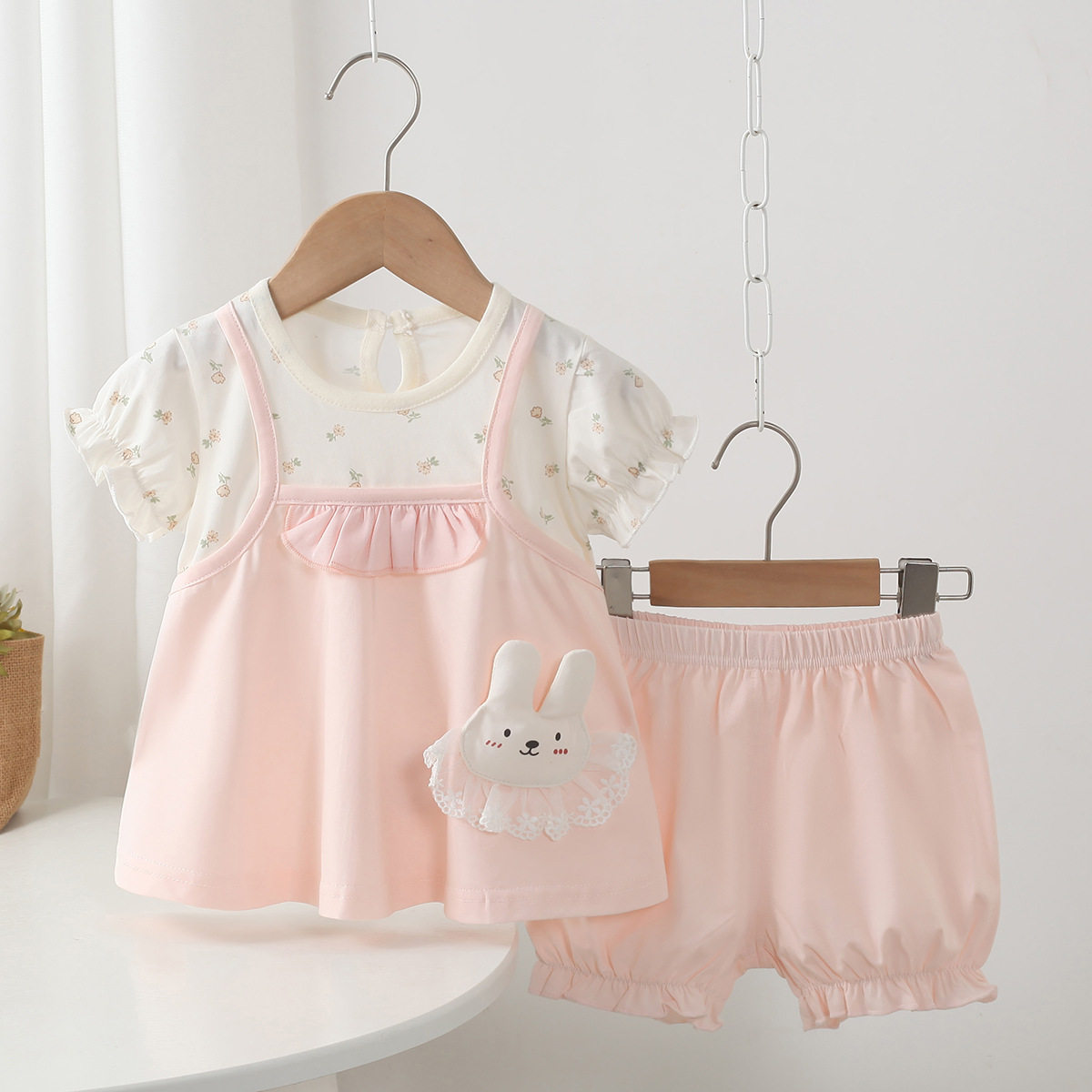 婴儿女宝夏季新款2026年小公主裙套装外出洋气分体可爱卡通两件套