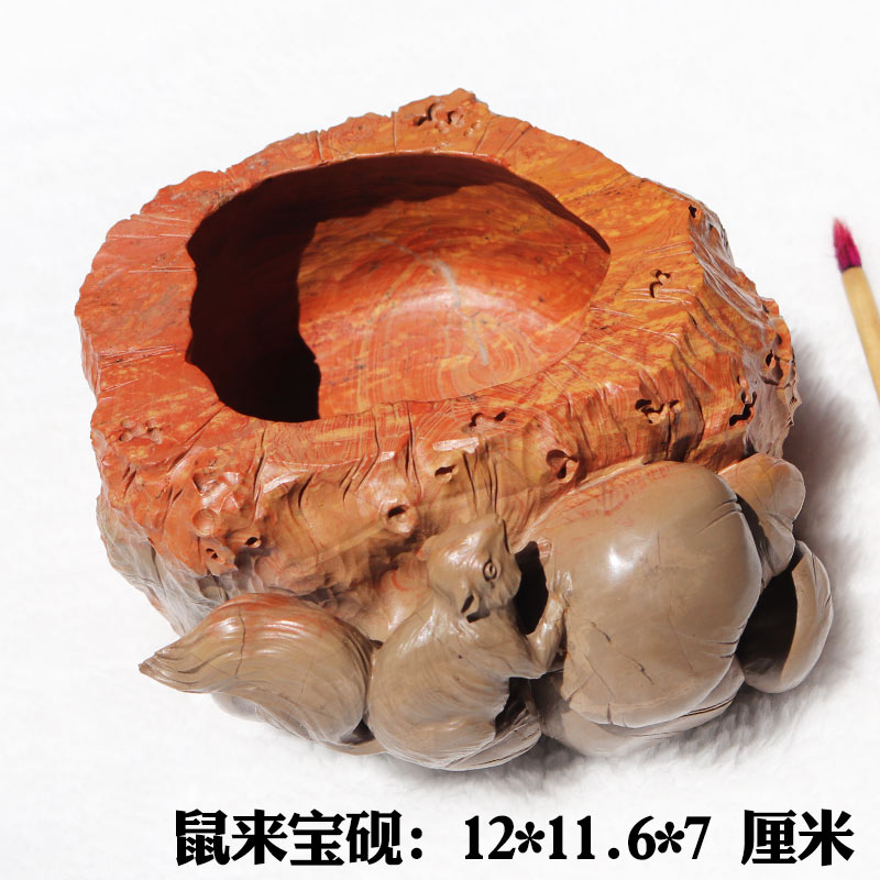红丝砚双色料俏色巧雕松鼠来宝砚台摆件可做烟灰缸存墨多大字够用