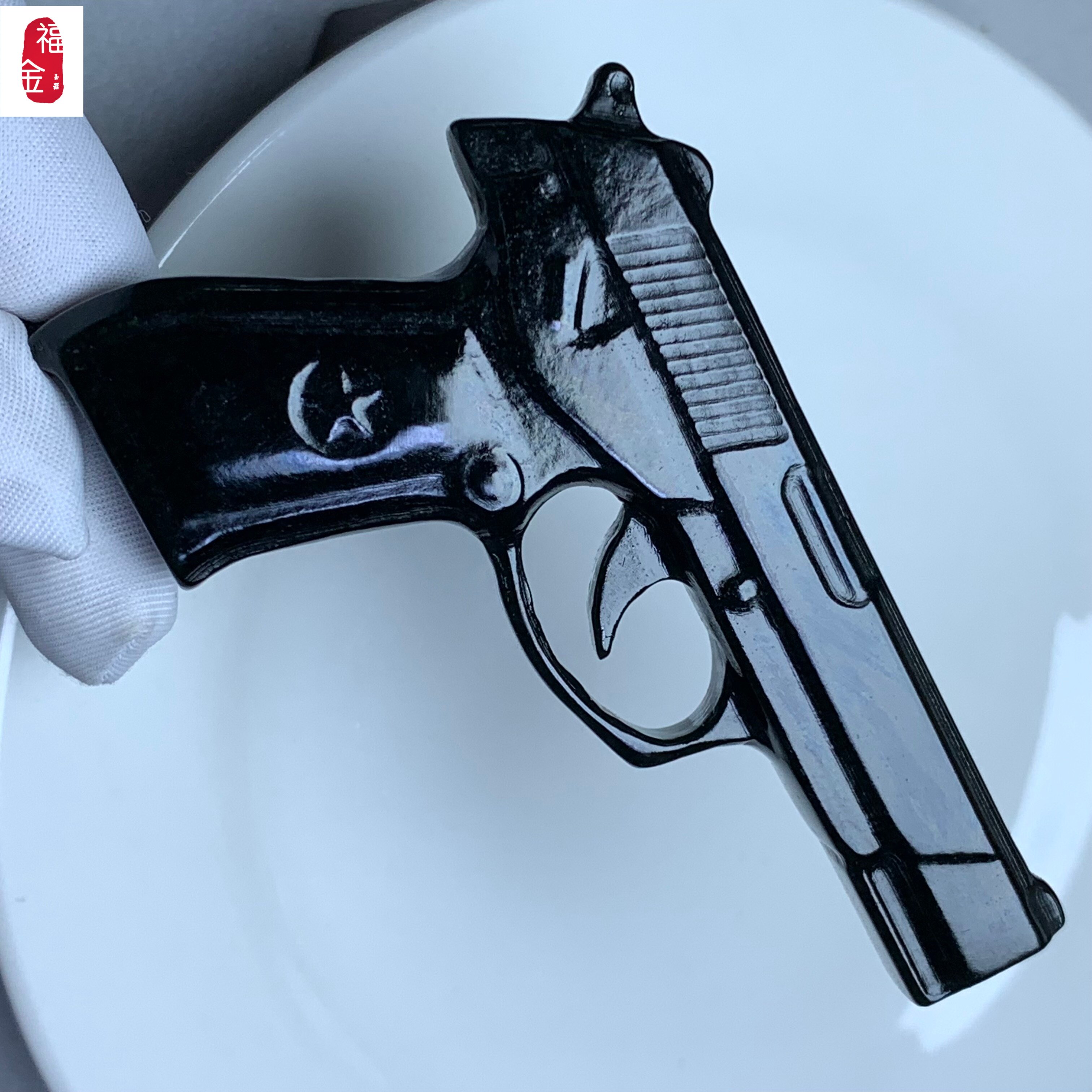 新疆和田玉雕刻模型玩具手枪小把件和田青玉手枪收藏品吊坠有证书