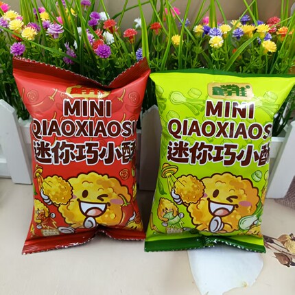 鑫宇佳迷你小巧酥香葱味香辣味儿童膨化休闲零食散装油炸