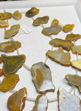 W548 天然黄土高原玛瑙异形边孔一条