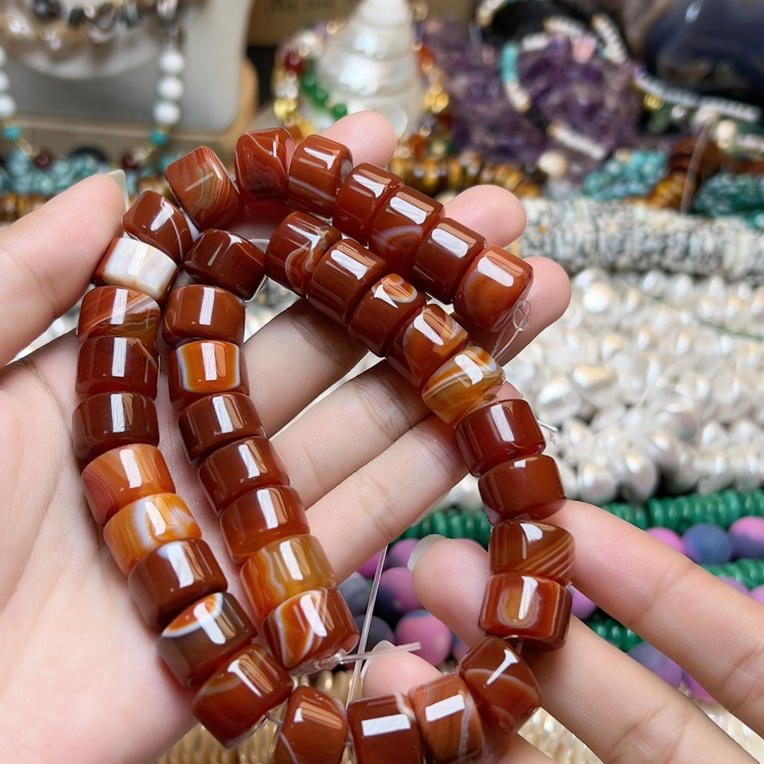 S688缠丝玛瑙10*14mm一条