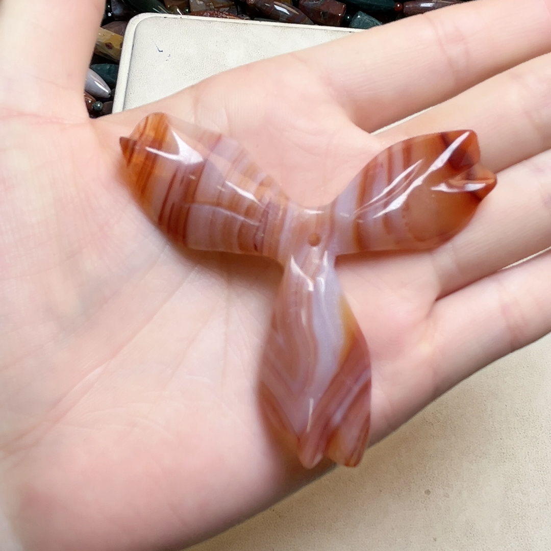 Y190 天然缠丝玛瑙带孔一个