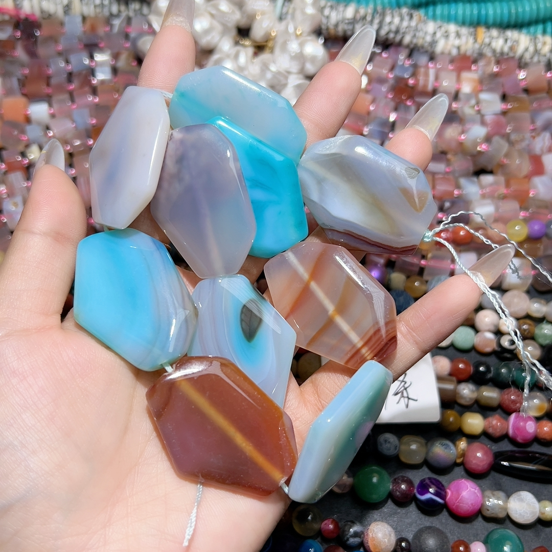 P578 28*43mm天然玛瑙切片一条