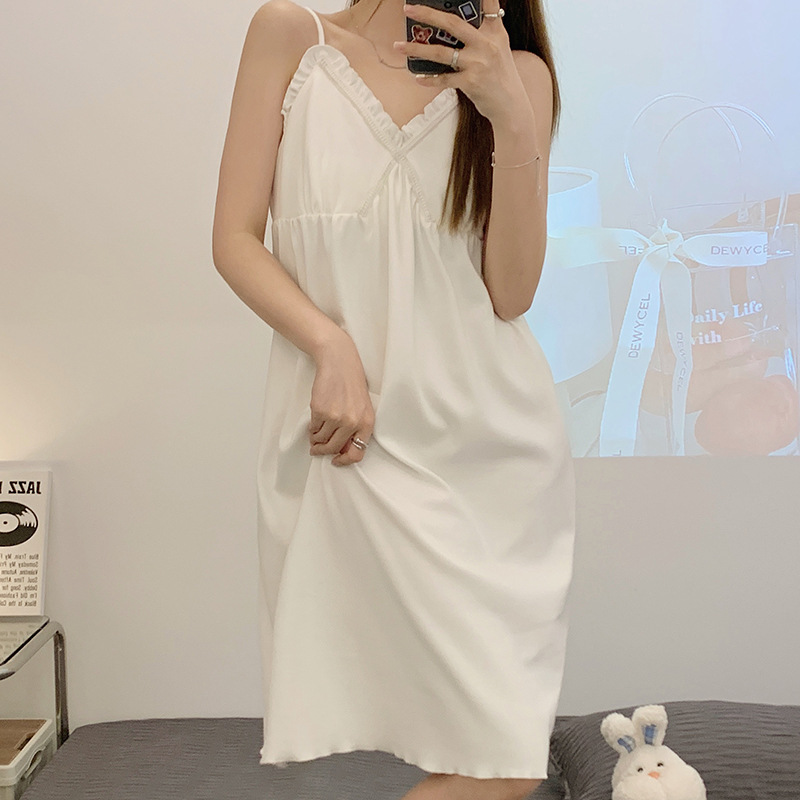 网红睡裙Whitenightgowndress