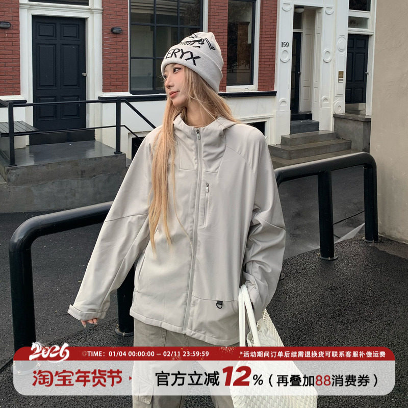 饭饭又饿了美式复古防风冲锋衣女春季高级感休闲运动拉链连帽外套,女装/女士精品,短外套,淘宝优惠券,粉丝福利购,淘宝优惠卷