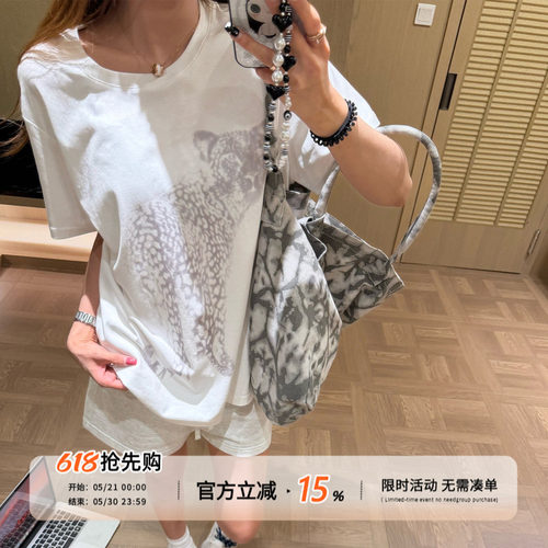 饭饭又饿了复古白色印花短袖t恤