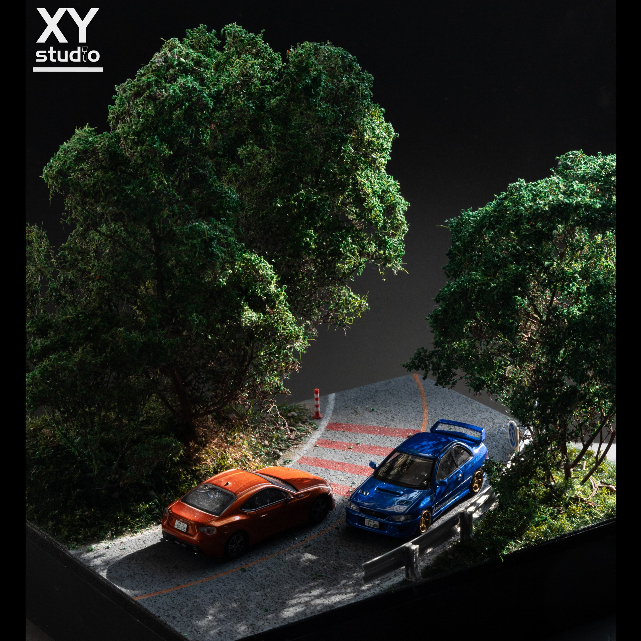 1/64《山道追走》场景 GC8 VS GT86 头文字d名场面