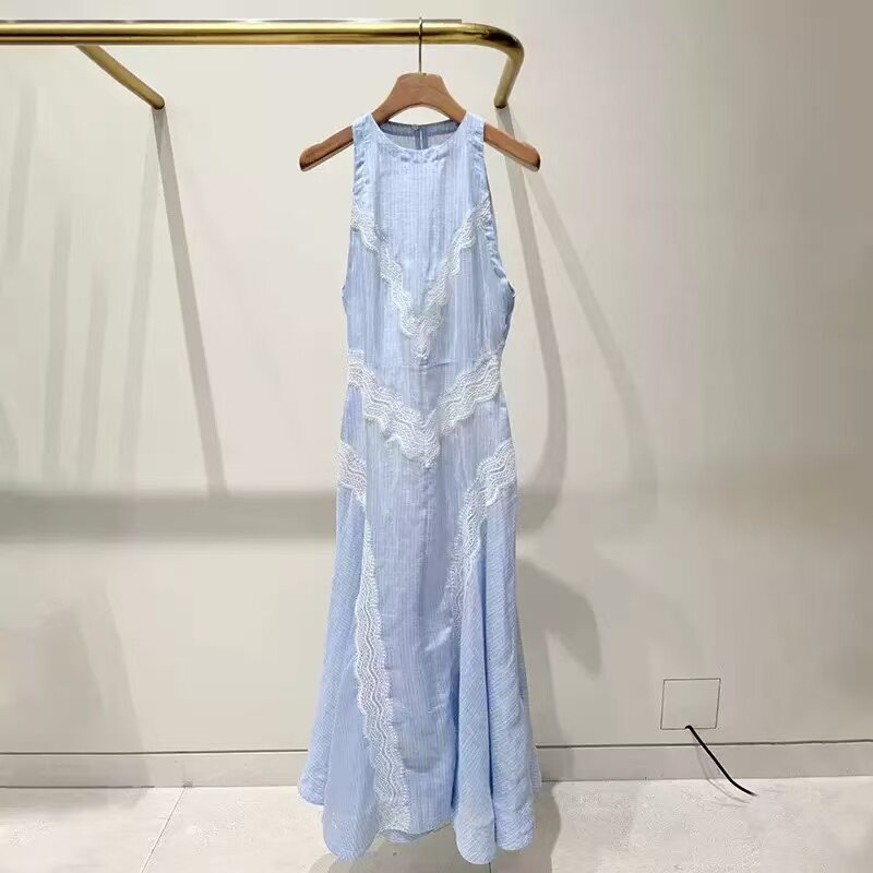 法式优雅 2026春夏新款竖条纹蕾丝镂空美肩无袖挂脖连衣裙长裙女