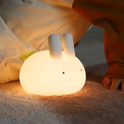 MUID丸子兔伴眠灯硅胶床头拍拍灯