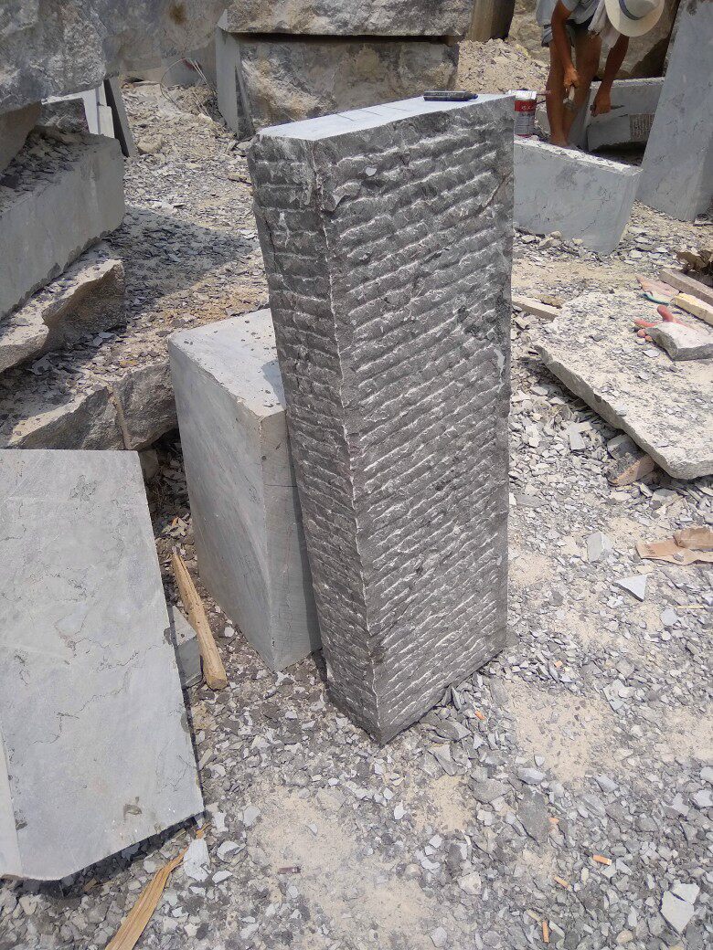 台阶石山东青石仿古建筑工程石仿古老石头可定制加工承接安装工程