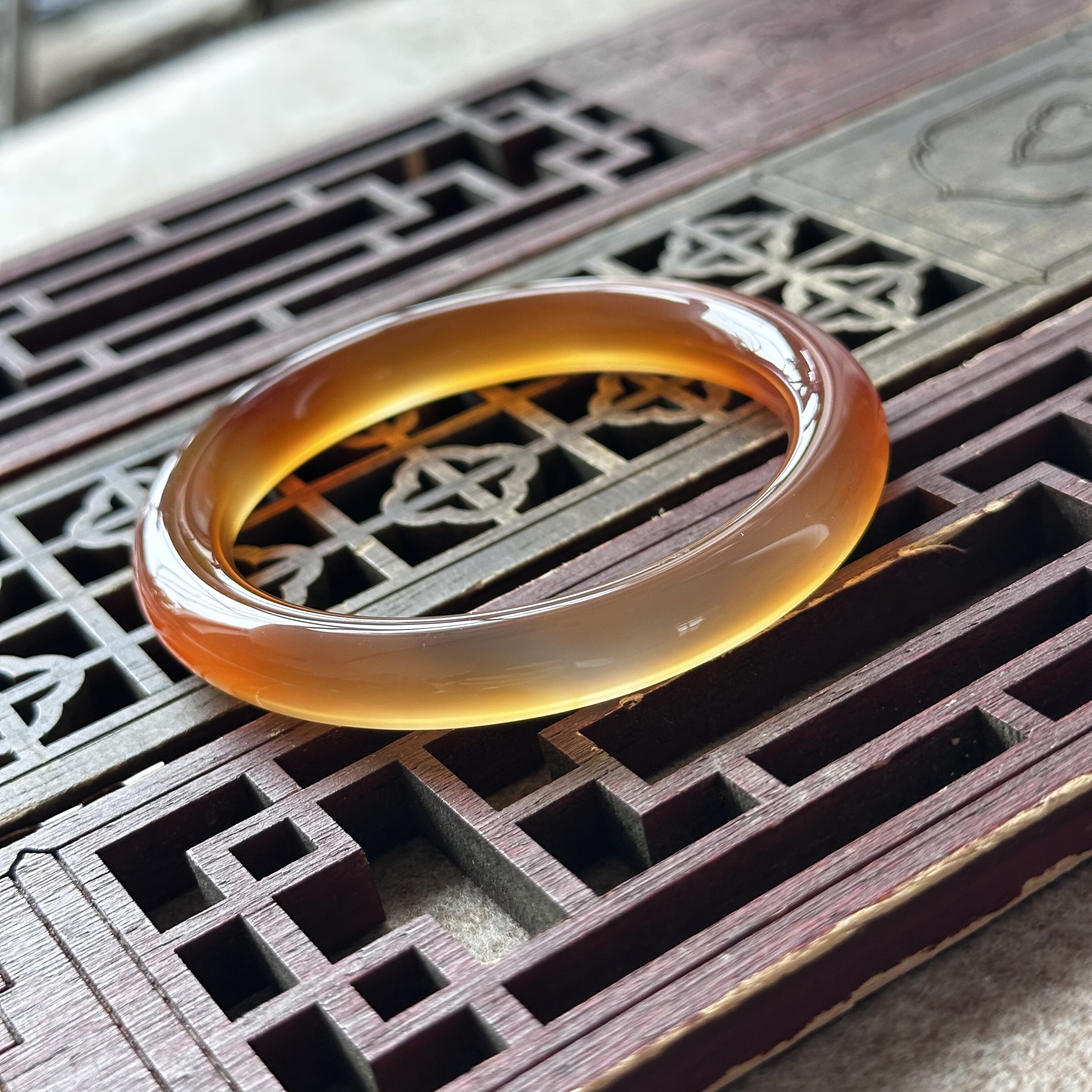天然巴西冰红俏色黄冰玛瑙手镯圆条高冰渐变刚冰透胖条镯子57口径