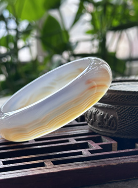 天然巴西玛瑙纹理浮云红玛瑙冰透俏色红白冰手镯加厚水润通透55口