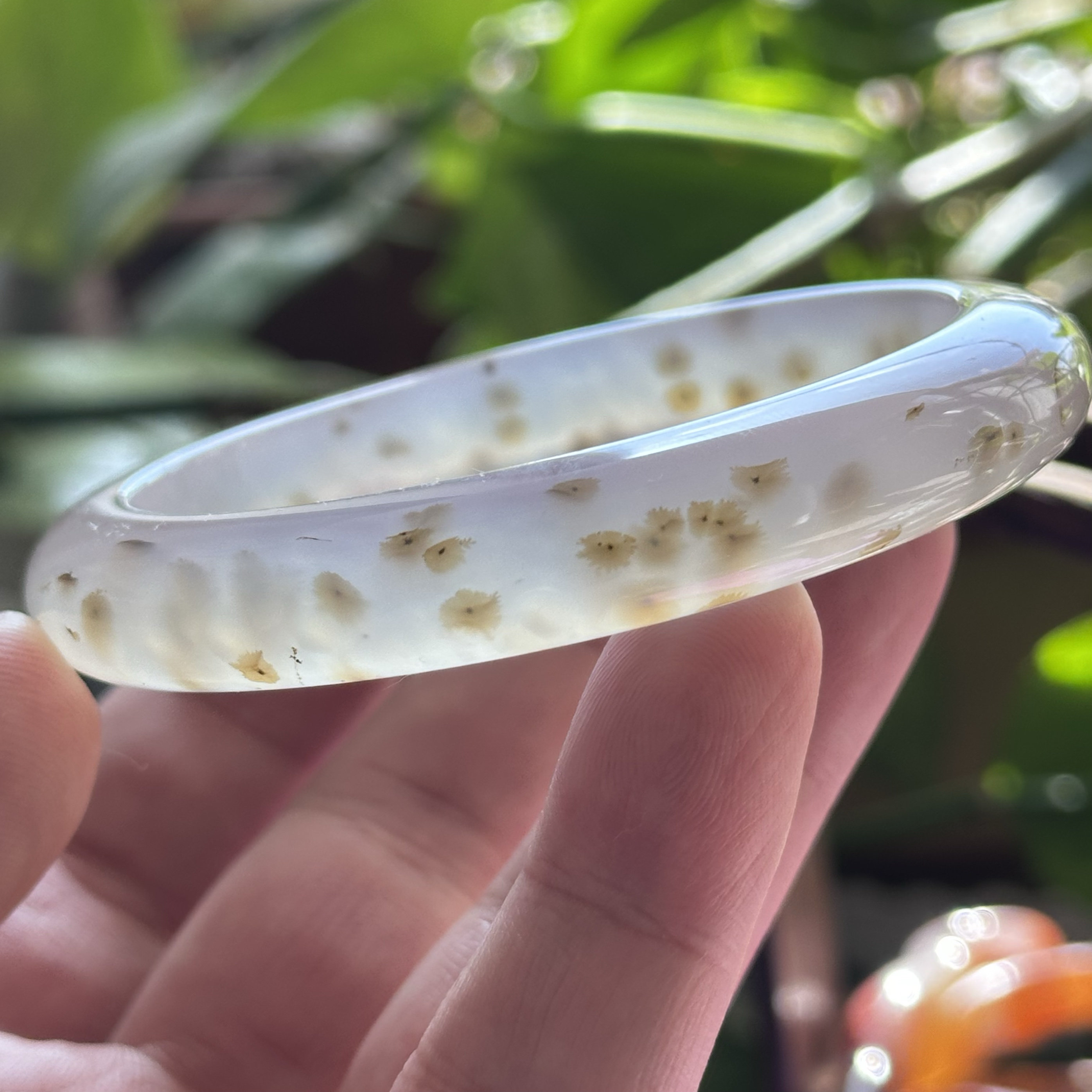 天然马料海洋玉髓高冰草花满圈飘花冰透白冰雪花玛瑙手镯62口径