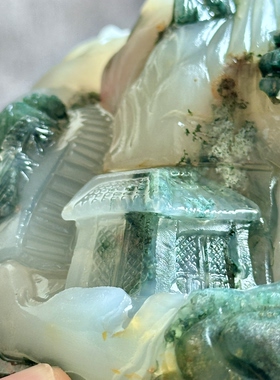 天然绿草玛瑙原石一体水草巧雕亭台楼阁绿松山景细磨砂质地摆件