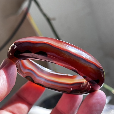 巴西老花料水墨牛血红象形双月牙泉景观红云风景加厚玛瑙手镯58口