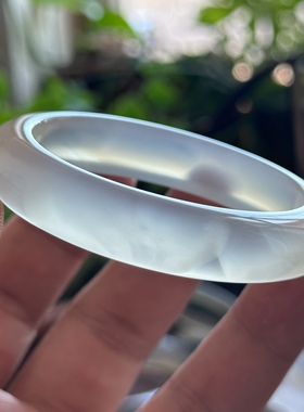 天然马料海洋玉髓高冰白冰玛瑙鱼鳞纹冰透刚冰冷白镯子53口径