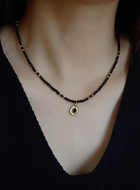 天然黑尖晶石项链女简约百搭轻奢锁骨链2025新款小众高级毛衣颈链