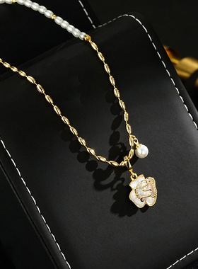 温婉山茶花吊坠18K高级拼接不对称轻奢极简百搭项链锁骨链