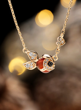 麒麟家小金鱼项链女轻奢高级感镀18K玫瑰金爱心红鲤鱼锁骨链饰品