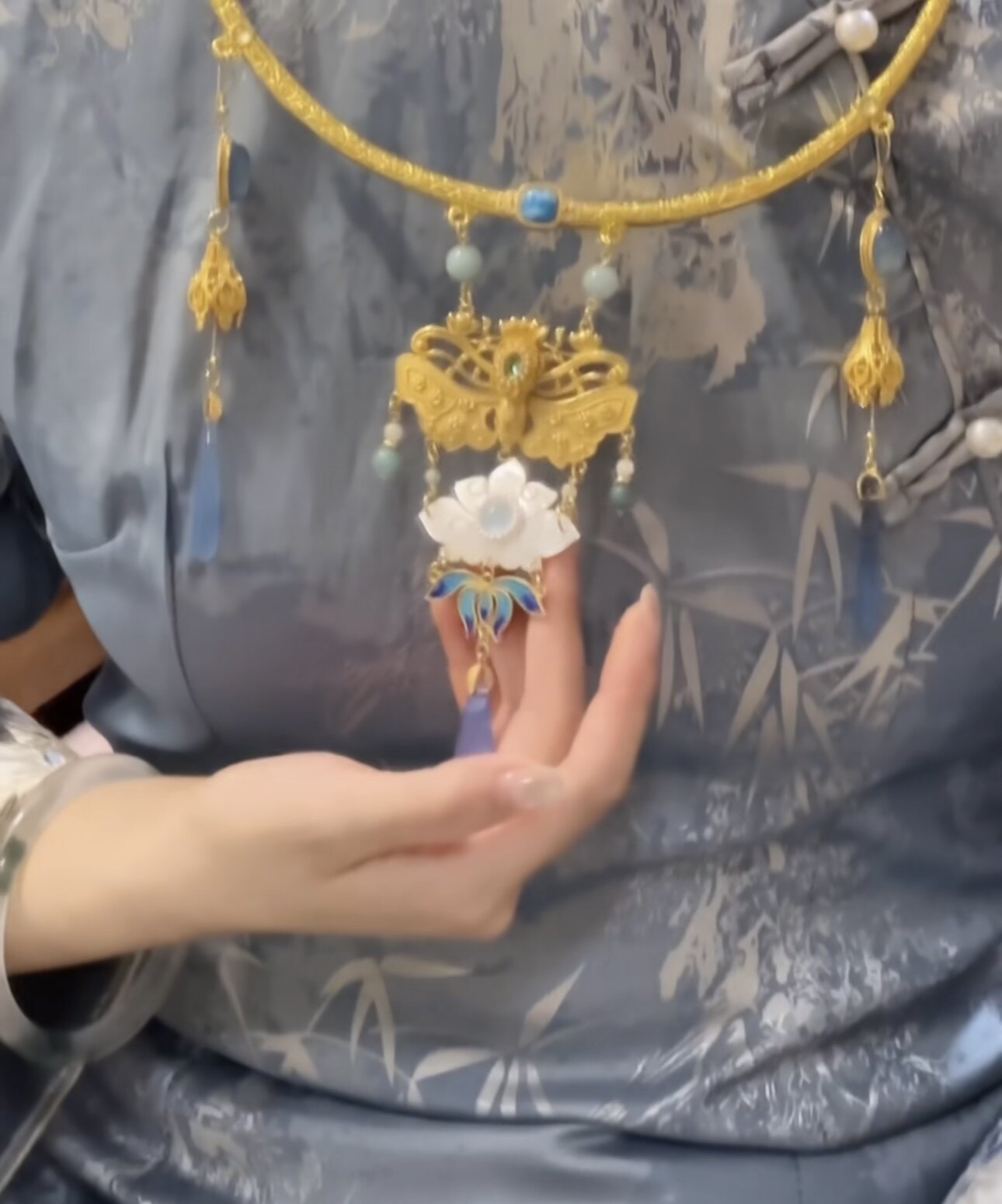 蓝香序|蝶贝祥云纹蓝玛瑙蝴蝶仿点翠铜镀真金璎珞项圈 云中梦长歌