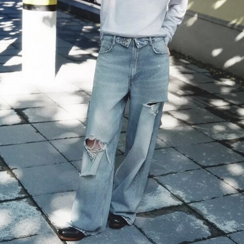 软质牛仔中腰翻折腰身牛仔裤