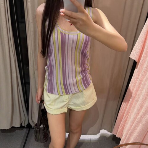 宽松休闲彩虹条纹针织上衣