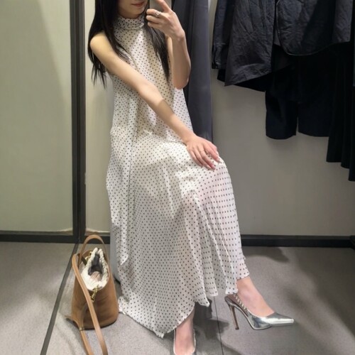 高级感甜美波点挂脖领连衣裙