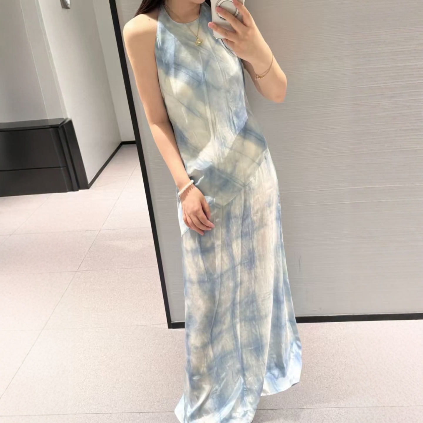 国风气质感扎染挂脖领连衣裙