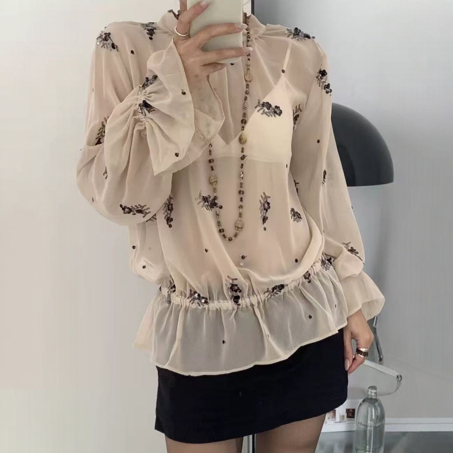 灯笼袖小碎花圆领珠片半透明衬衫