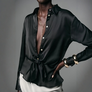 307 8653335 ZA外贸出口女装 华贵黑天鹅亮面排扣结饰丝缎质感衬衫