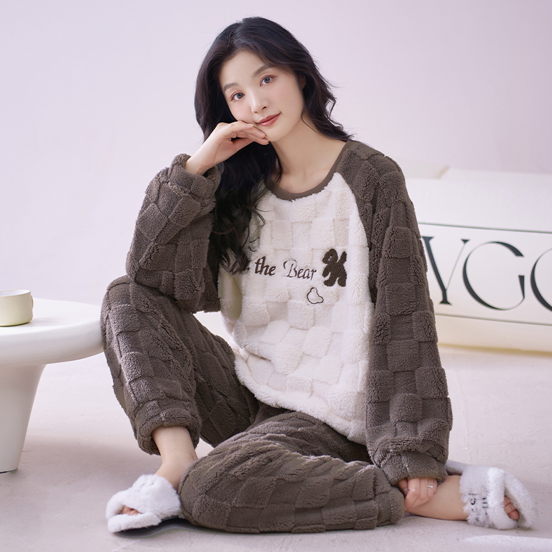 女款珊瑚绒可外穿冬季套装