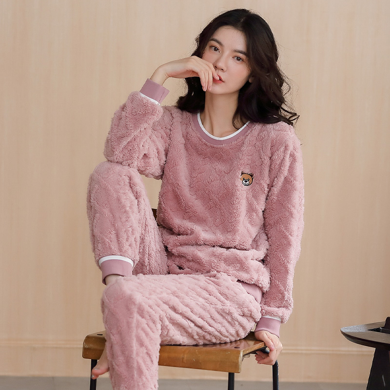 冬季女款睡衣加厚珊瑚绒顺丰包邮