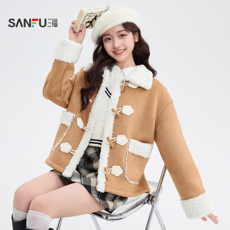 三福厚外套2025冬季撞色牛角扣拼接羊羔毛翻领上衣女装493000