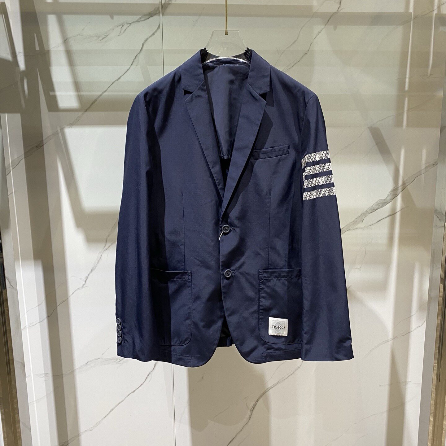 特惠DOSERMO 春夏款logo花朵刺绣手臂横杠条纹男士单西休闲西服