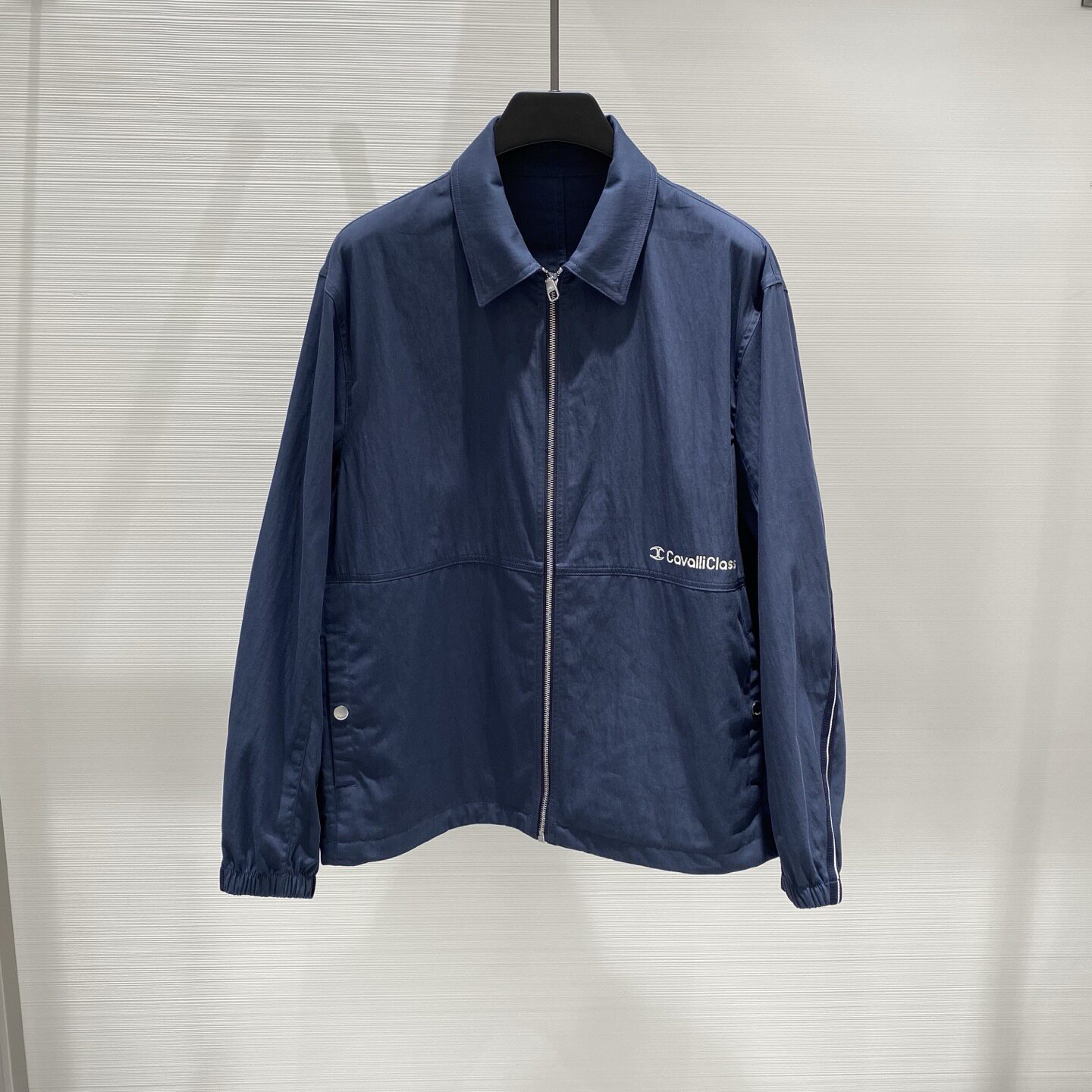 Cavalli Class 26春夏新款logo字母印花手臂织带装饰男士夹克外套