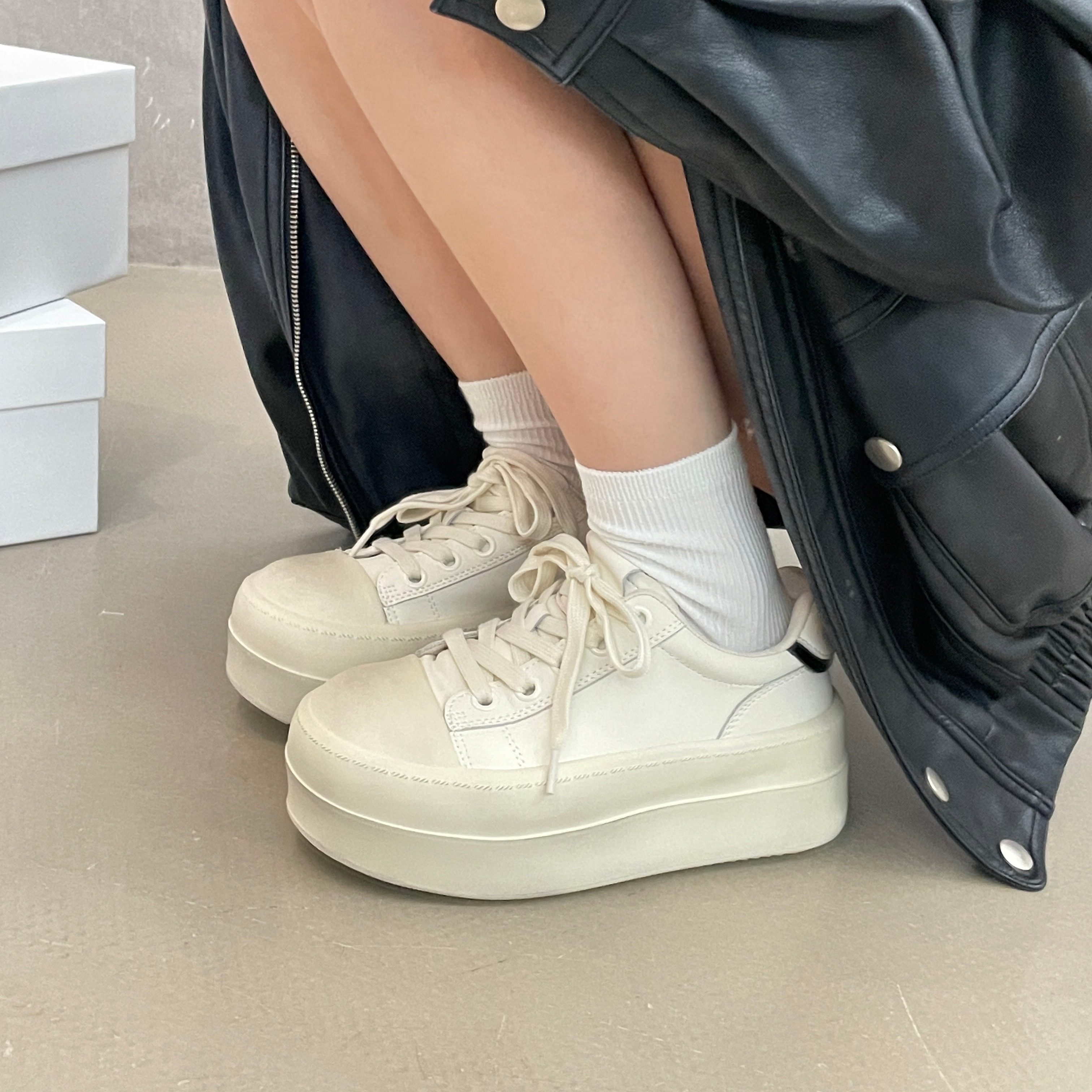 SGIRL TWTW复古风擦色做旧小白鞋女2025新款气质松糕休闲运动鞋潮