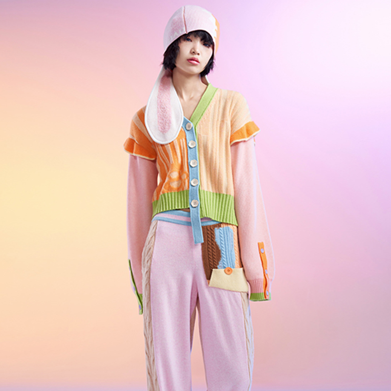 不规则拼接色V领长袖羊绒衫