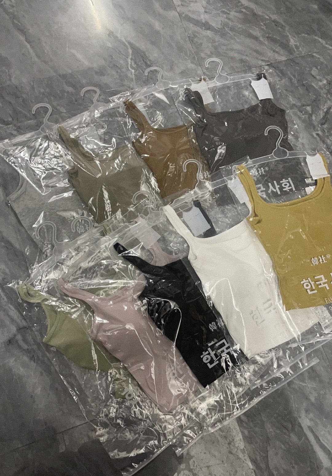 韩社6612带胸垫吊带背心2024新款女夏季设计感小众外穿螺纹美背