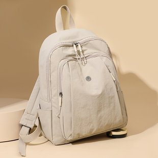 轻便潮流时尚双肩包女2025新款休闲百搭防水尼龙布旅游大容量背包