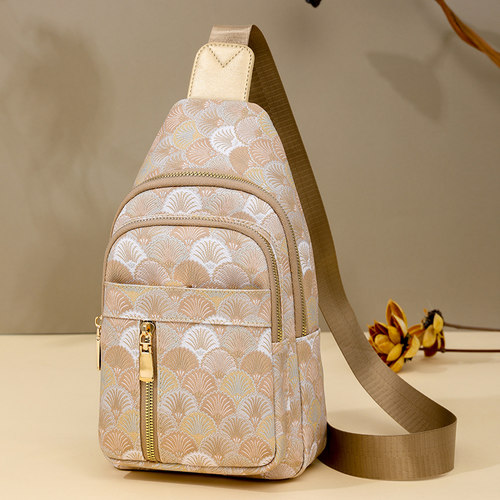 休闲软皮印花2024新款潮流斜挎包