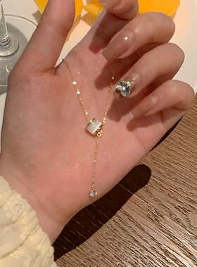 小蛮腰钛钢项链女风设计百搭辣妹锁骨链珍珠吊坠轻奢冷淡风配饰品
