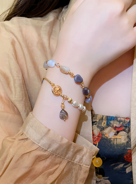 新款双层叠戴仿天然石珍珠手链女小众设计感精致手串复古轻奢手饰