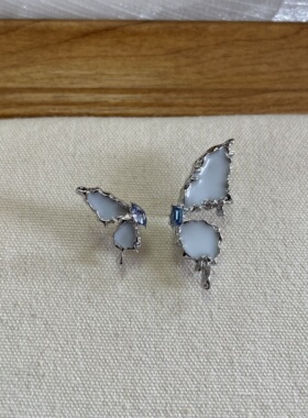 甜酷ins925银针小众设计感蝴蝶滴釉分体个性耳钉浅蓝色超仙耳环女