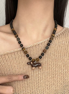 美拉德虎眼石串珠腊肠狗吊坠项链